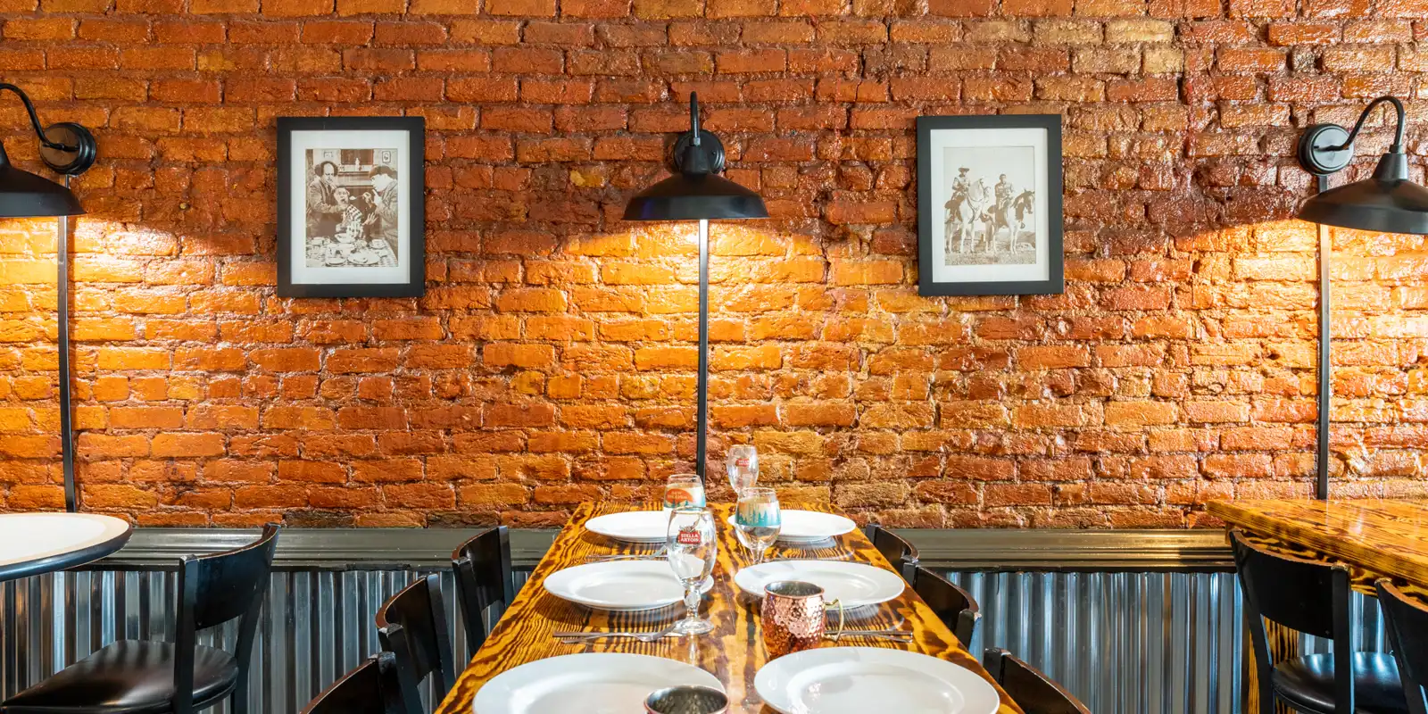 1877 Pub & Grub interior bar dining room
